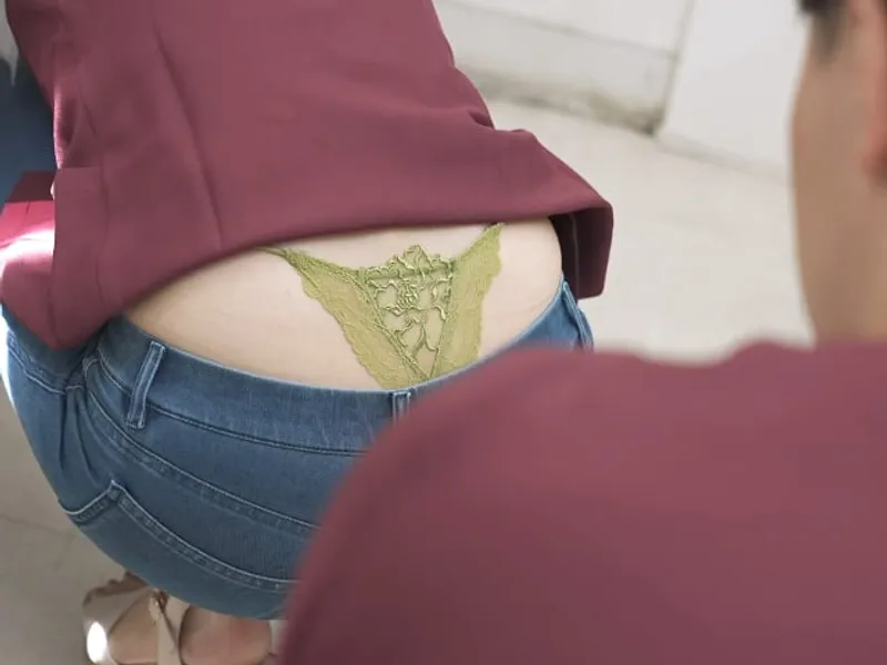 Chịch đồng nghiệp nữ mông to đã có chồng